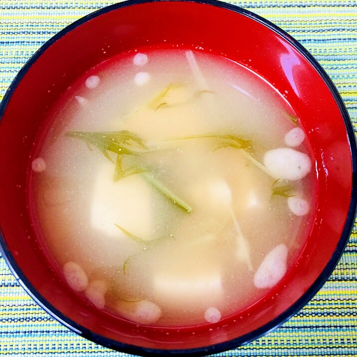 水菜と豆腐と揚げ玉のお味噌汁